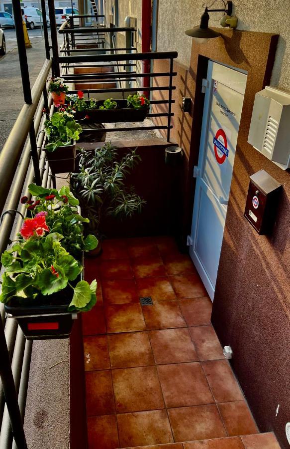 Underground Apartment Bratislava-Nivy Kültér fotó